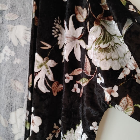 Acting Pro Black Floral Velour Duster/Cardigan~ Size XL - Picture 5 of 8